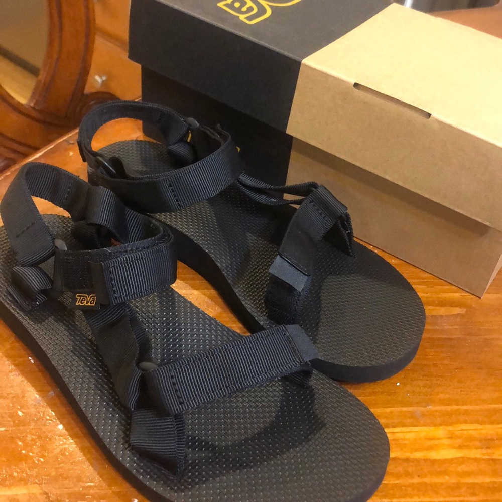Size 8 Black Tevas